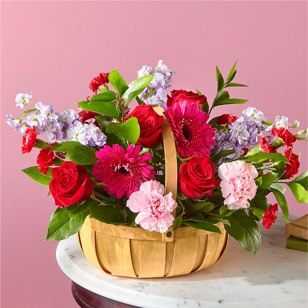 Pink Picnic Basket – Barbur Floral Shop, Geneva NE