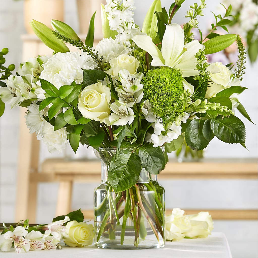 Classic Ivory – A Florist Original – Barbur Floral Shop, Geneva NE