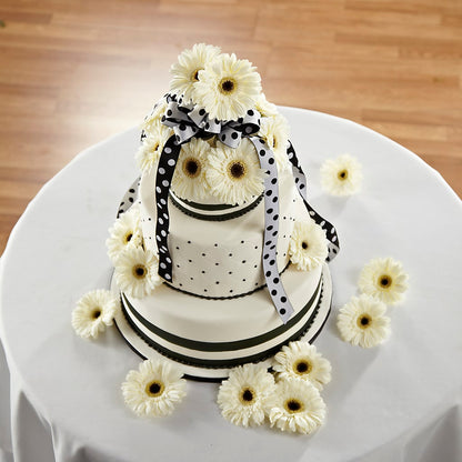 Simple Sophistication Cake Décor –  Barbur Floral Shop, Geneva NE